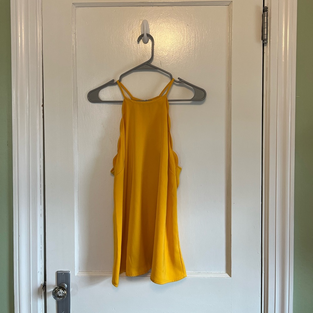 41 Hawthorn Scallop Edge Tank Top